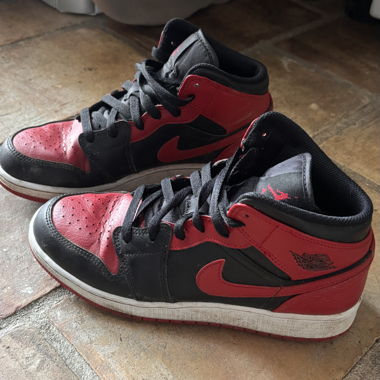 Sneakers Nike Air Jordan rosse e nere