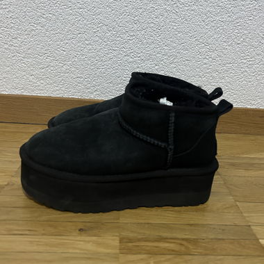 UGG ultra mini platform