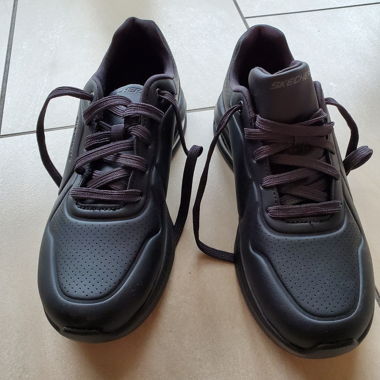 Sneakers Skechers nere