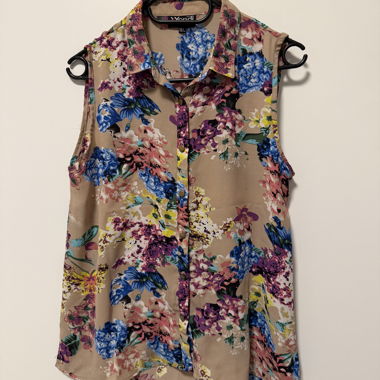 Set of 3 sleeveless floral print tops