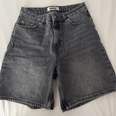 Pantaloncini in denim grigio
