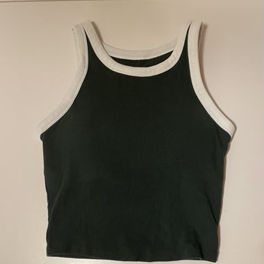 Uniqlo cropped tank top
