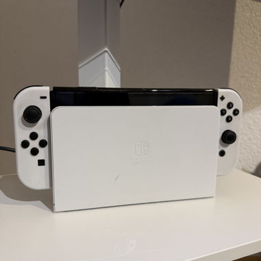 Nintendo Switch OLED con accessori 