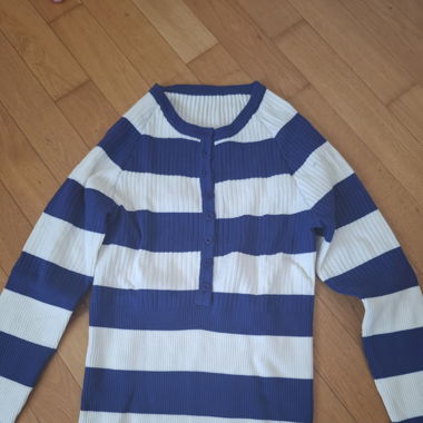 Pullover blau und weiss gestreift