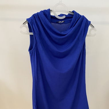 Blaues Top