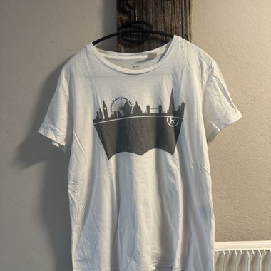 Levi‘s T-shirt „London“ Edition weiss/grau