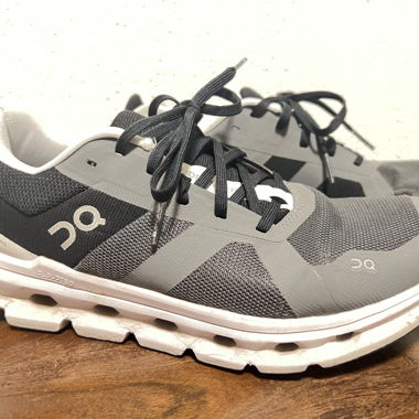 On women's shoes, size 40