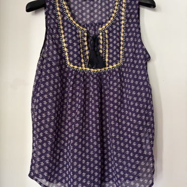 Sleeveless Blouse with Pattern