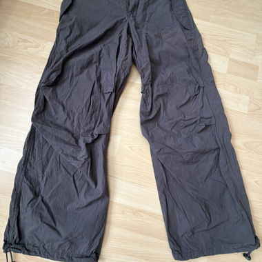 Dunkle Hose