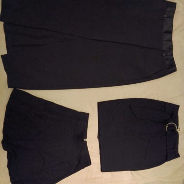 Dunkles zweiteiliges Outfit