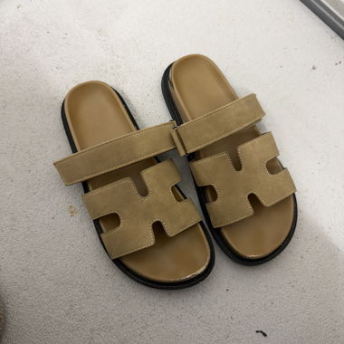 Sandales à fermeture velcro