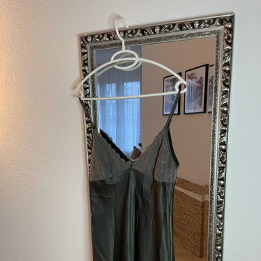 Edles Nachthemd in Olive