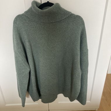 Pull à col roulé gris-vert