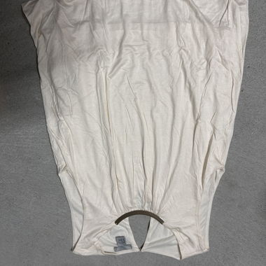 Top couleur crème avec insert métallique