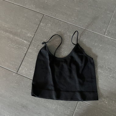 schwarzes Top