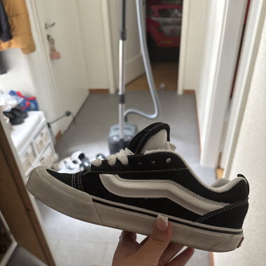 Vans knu school