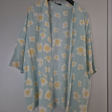 Floral short-sleeve jacket