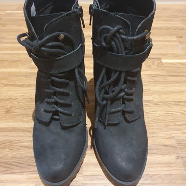 Schwarze High Heels Stiefeletten