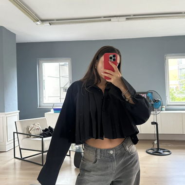 Camicia nera plissettata Sovaye