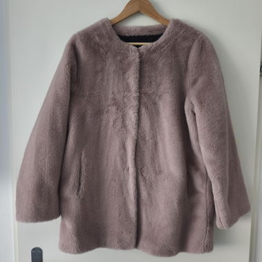 Manteau en fausse fourrure rose M