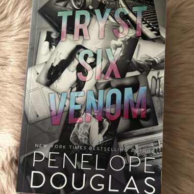 Livre « Tryst Six Venom »