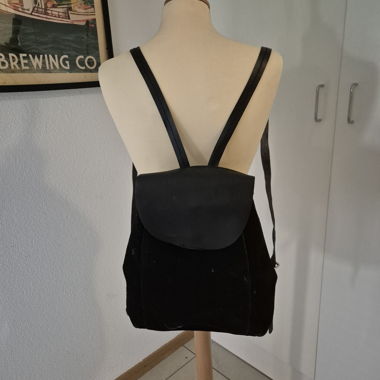 Zaino nero in pelle