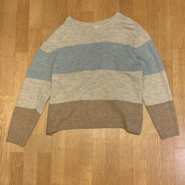 Gestreifter Strickpullover