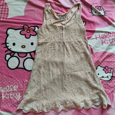 Robe rose bonbon en dentelle