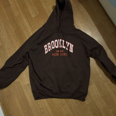 Brown hoodie w logo