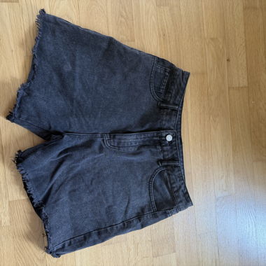Short jeans nero a vita alta