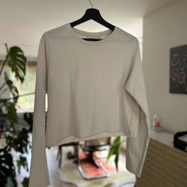 Maglietta Weekday beige cropped a maniche lunghe