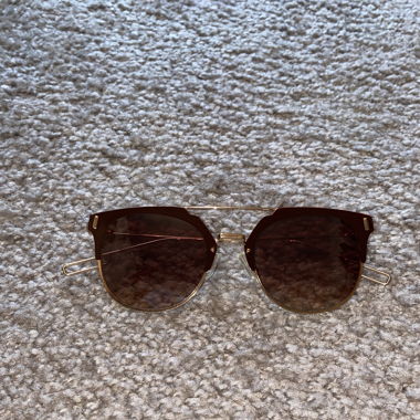 Diverse Sonnenbrillen