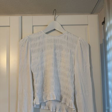 Weisse Bluse von Stradivarius, Grösse S, BRANDNEU!