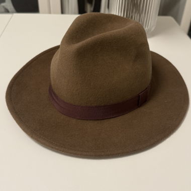 Brauner H&M Hut