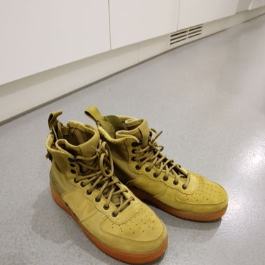 Nike Air Force 1 Mid Desert Moss