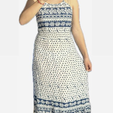 Leichtes langes Kleid mit ländlichen Prints