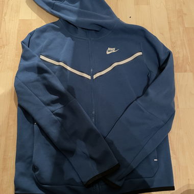 Nike tech