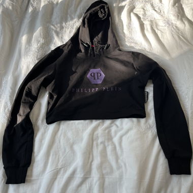 Cropped black hoodie