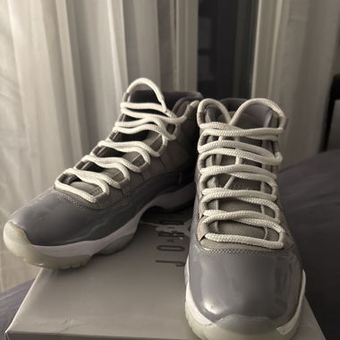 Air Jordan 11 Retro medium grey