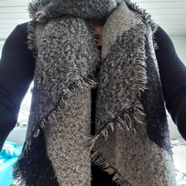 grauschwarzer Winterschal