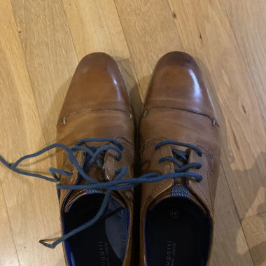 Bugatii Lackschuhe