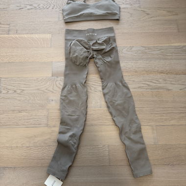 Ensemble sport THRIVIN