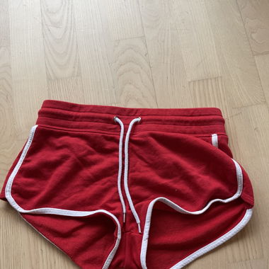 Red short shorts