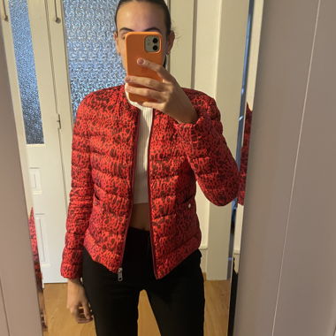 Veste matelassée Tommy Hilfiger à imprimé léopard rouge