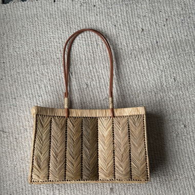 Woven straw tote bag