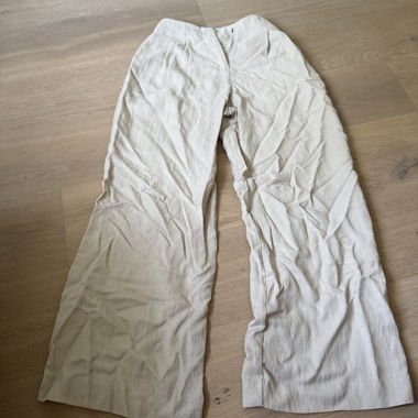 Zara Creme-Hosen mit weitem Bein
