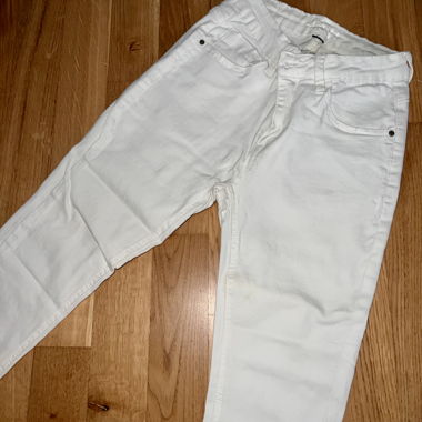 weisse stretch Jeans