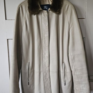 Vintage Burberry Beige Lederjacke mit Fellkragen