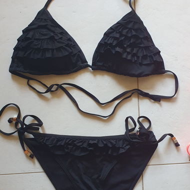 Bikini Carino con Volant (nero) - Taglia 38/M