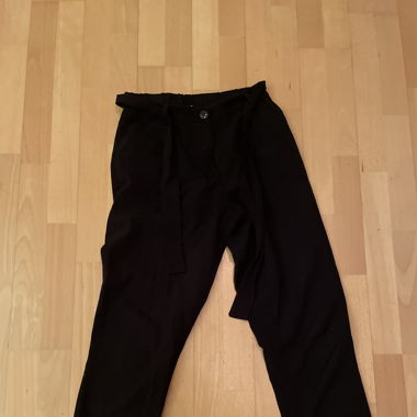 schwarze Hosen - bequem und elegant